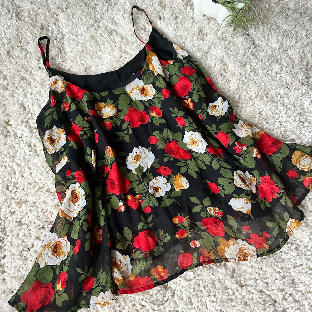 Love Culture 2000’s flowy tank floral flower rose peplum like belly shir…
